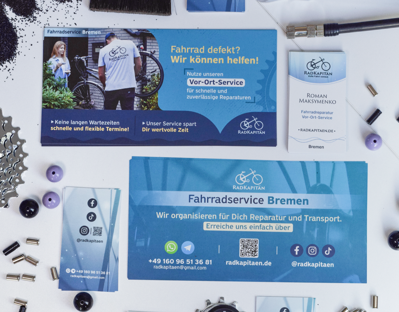 Design of flyer and business card layouts for a bicycle service

