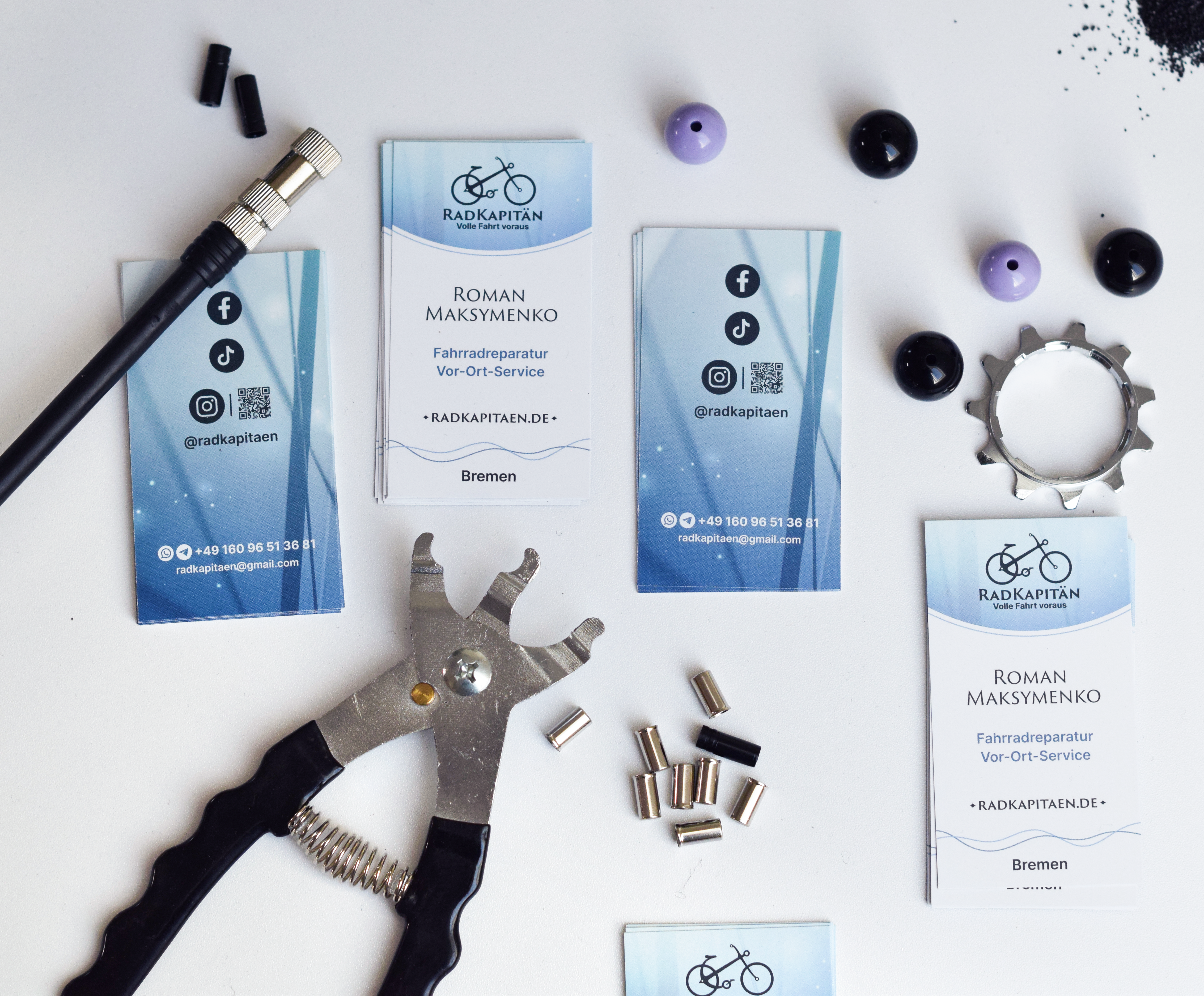 Design of flyer and business card layouts for a bicycle service
 image